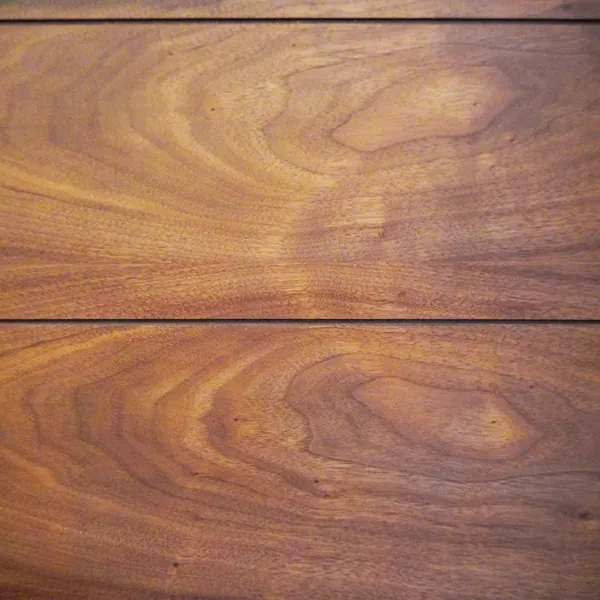 Tablero chapado en madera